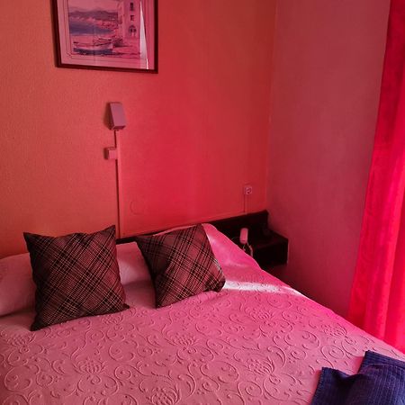 فندق Pensao Residencial Flor Dos Cavaleiros Lisboa المظهر الخارجي الصورة