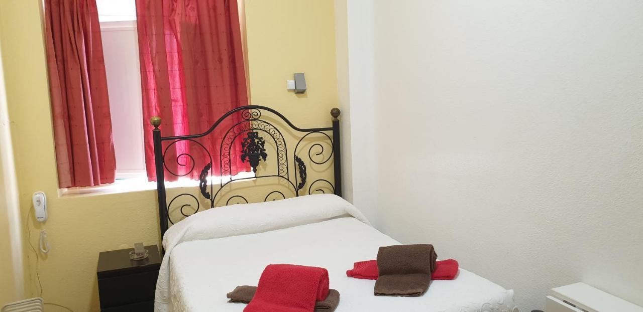 فندق Pensao Residencial Flor Dos Cavaleiros Lisboa المظهر الخارجي الصورة