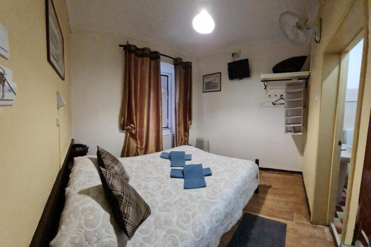 فندق Pensao Residencial Flor Dos Cavaleiros Lisboa المظهر الخارجي الصورة