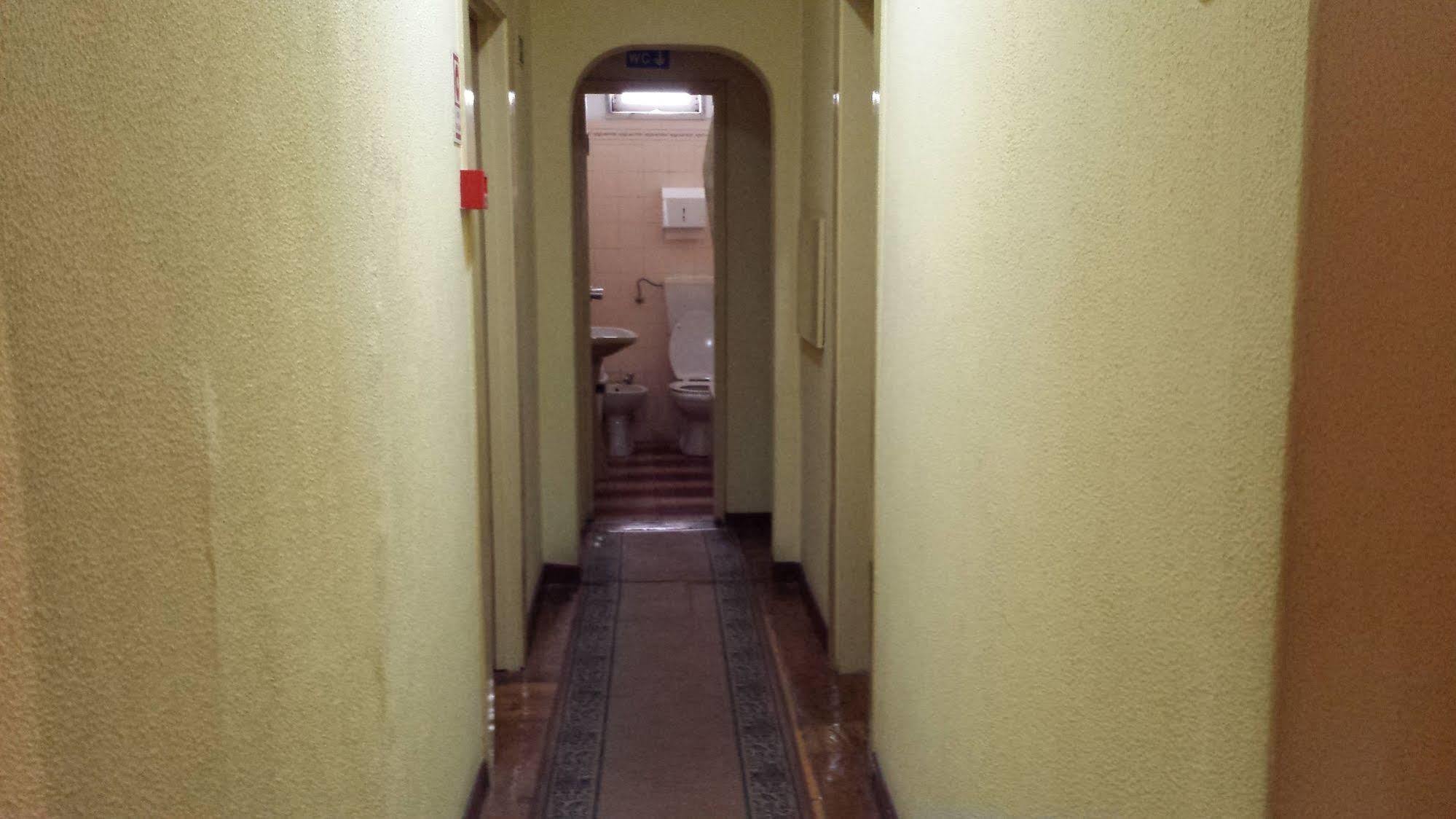 فندق Pensao Residencial Flor Dos Cavaleiros Lisboa المظهر الخارجي الصورة